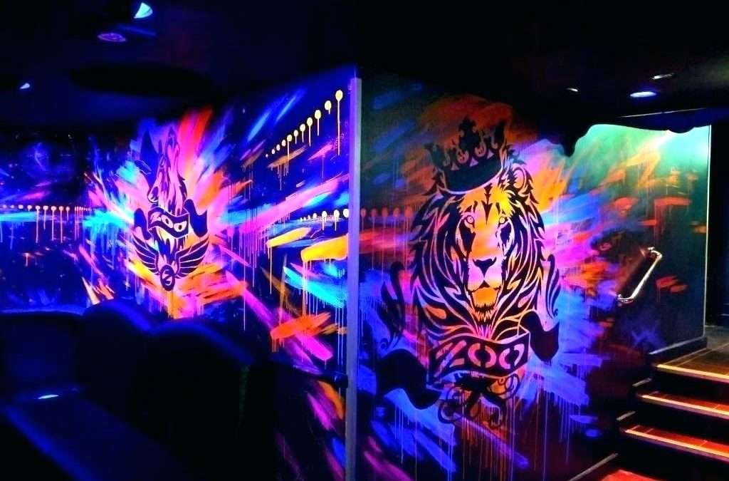 Farba fluorescencyjna – ciekawy pomysł na ściany i wnętrza