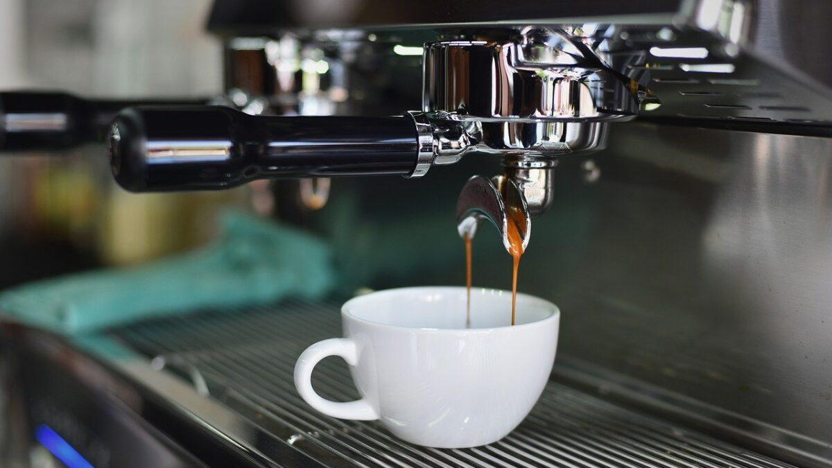 Ekspresy do kawy – jak znaleźć idealny model?