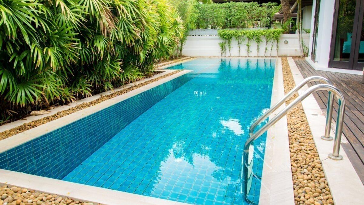 Jak utrzymać czystość i odpowiednią temperaturę wody w basenie?