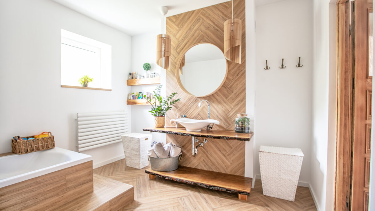 Drewno w łazience – czy to na pewno dobry pomysł?