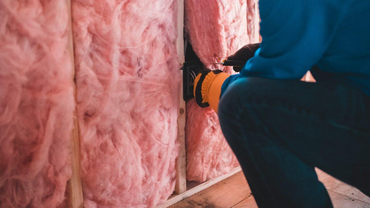 Isover, Knauf czy Rockwool? Jaką wybrać wełnę na poddasze?
